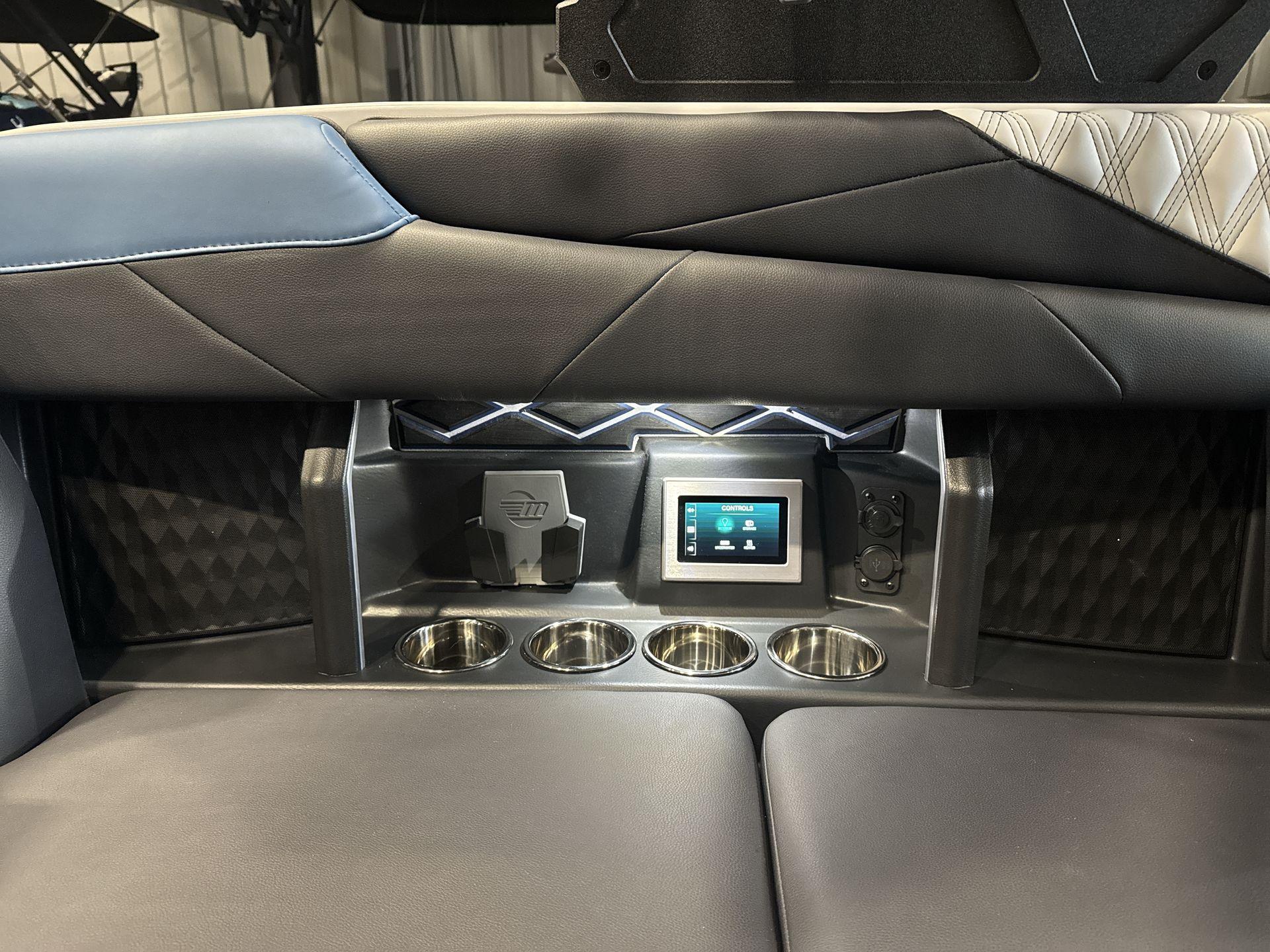 2025 Malibu M230