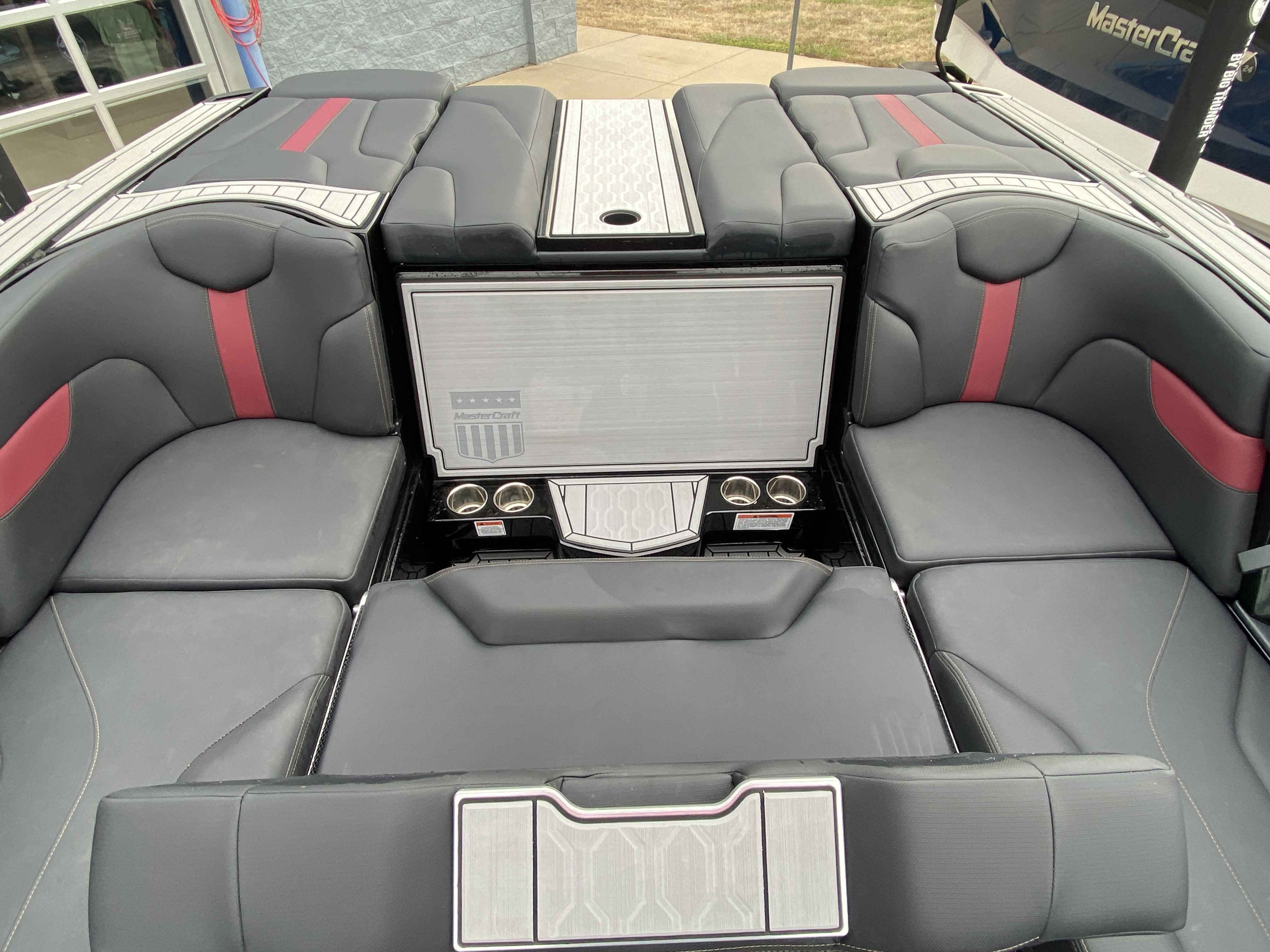 2022 MasterCraft XT24