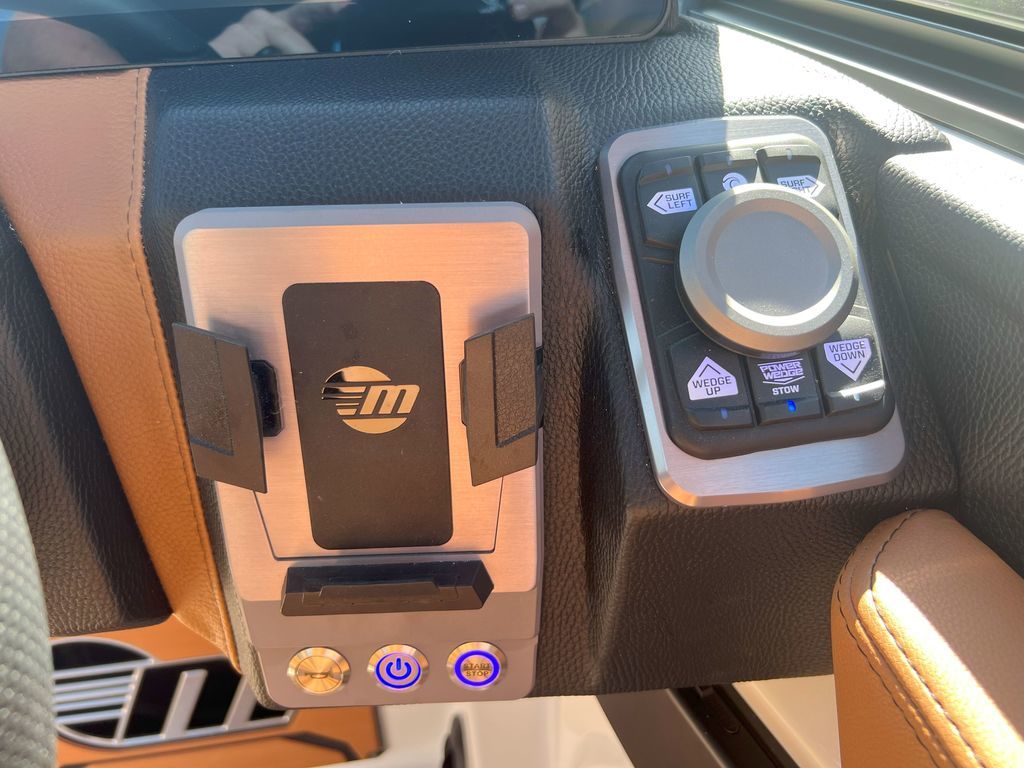 2025 Malibu Boats 23 LSV