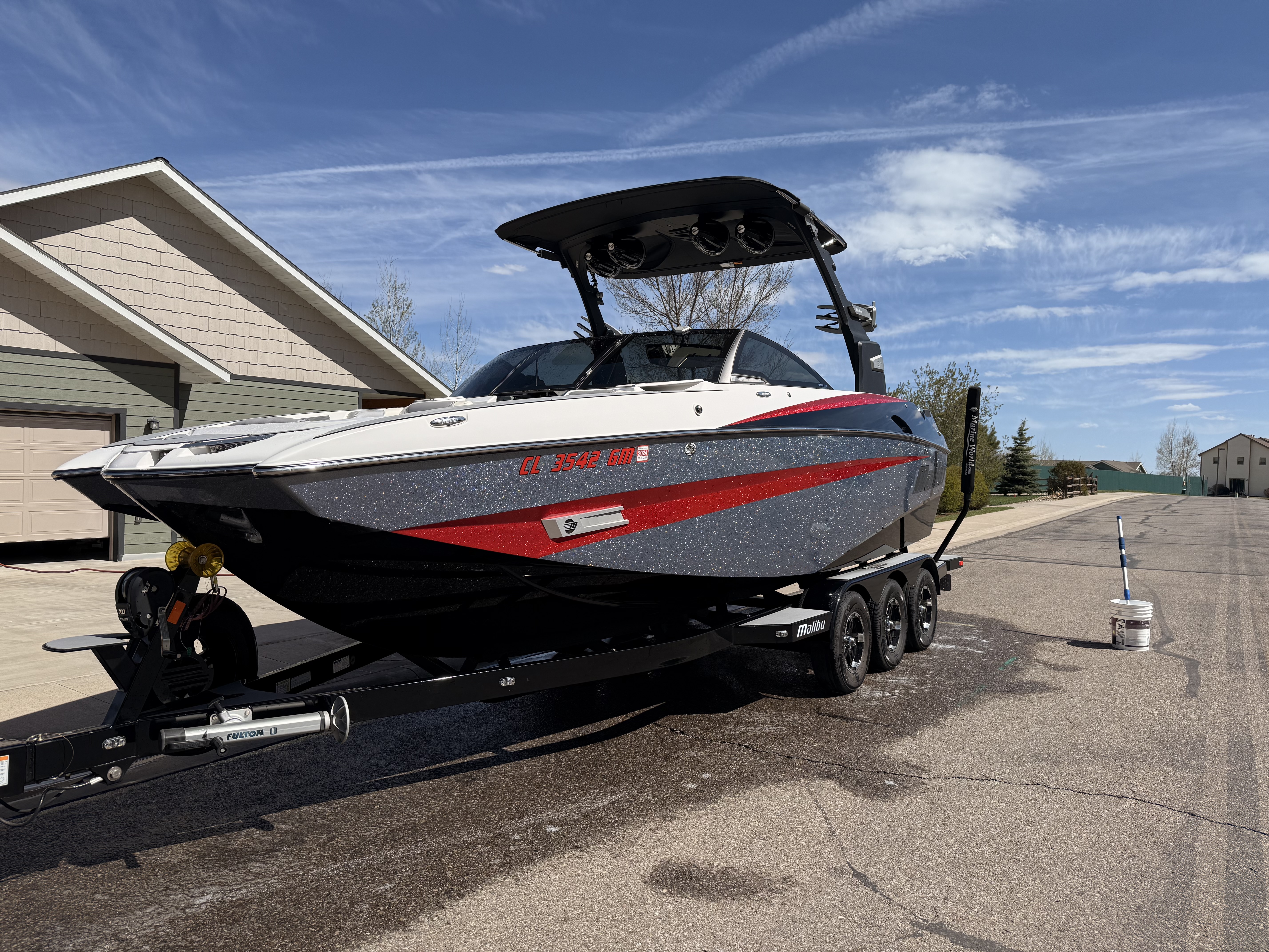 Malibu M235 
