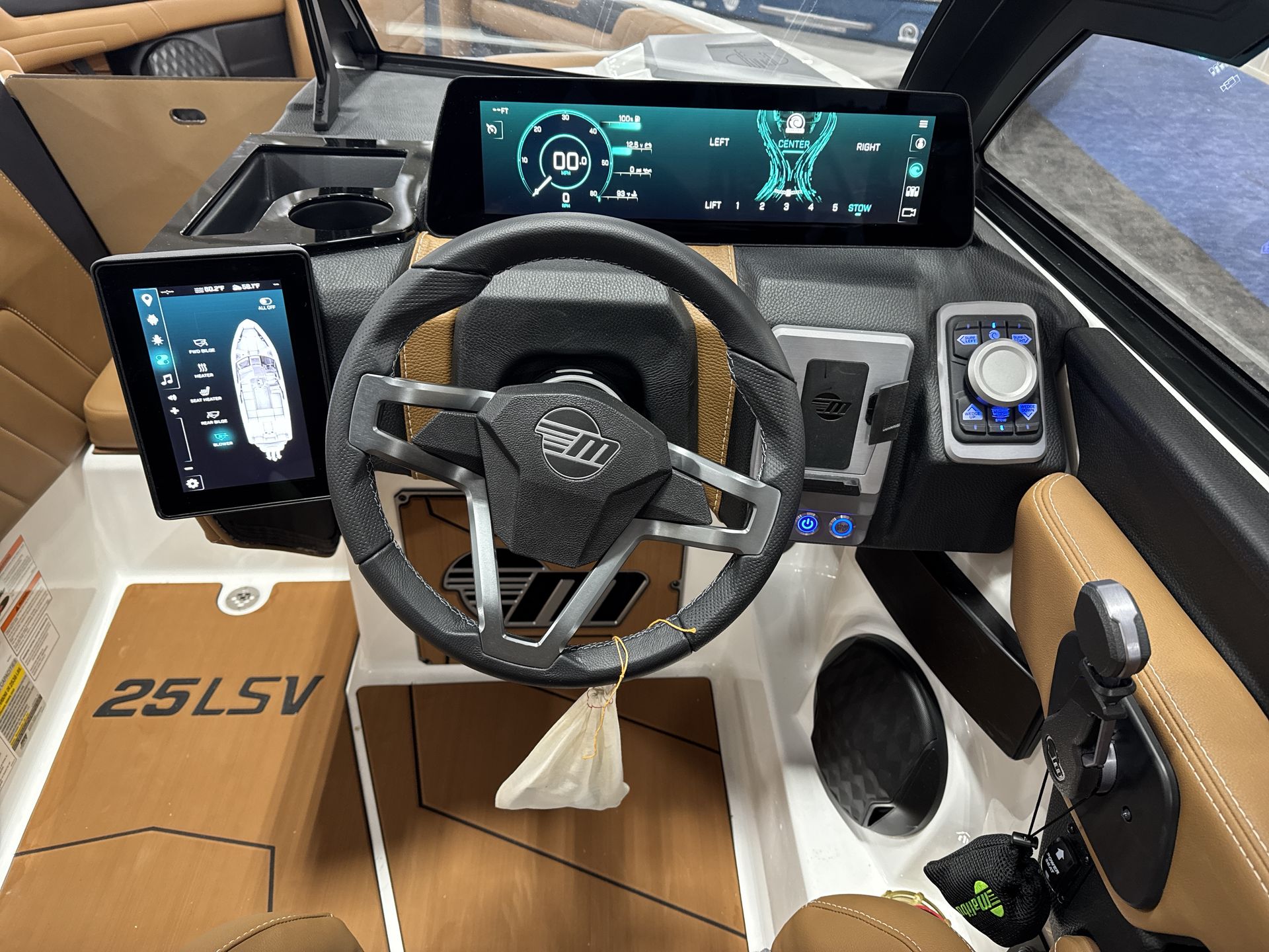 2025 Malibu 25 LSV