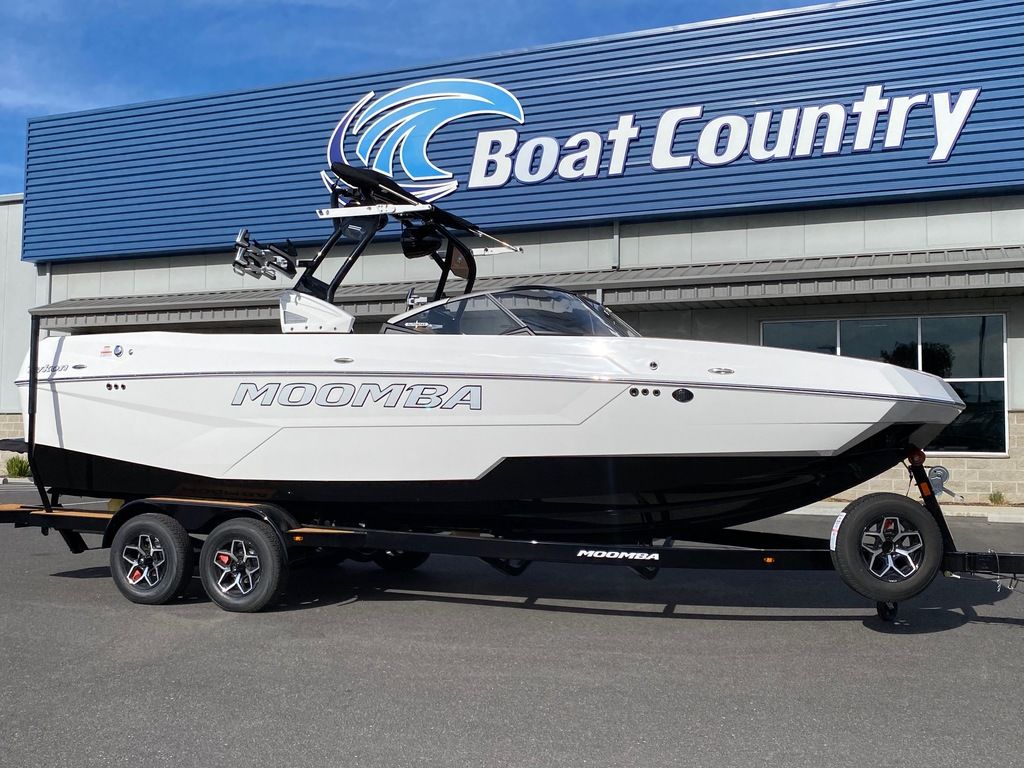 2025 MOOMBA TYKON