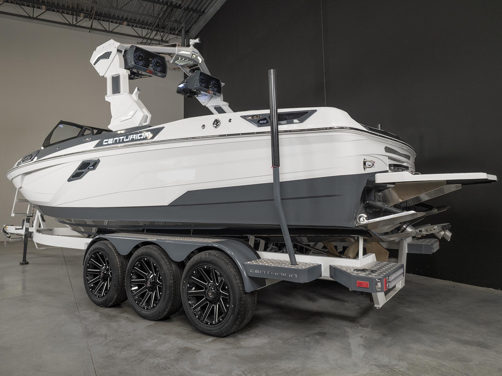 boat.Title