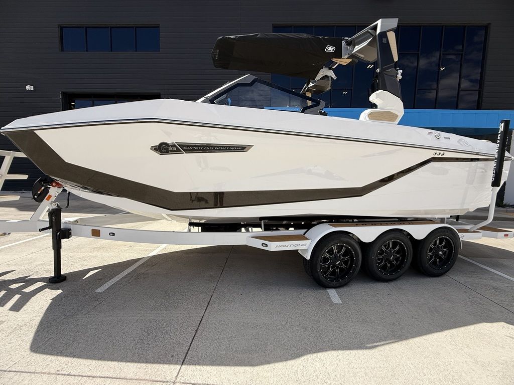 2025 Nautique G23 Centennial Edition