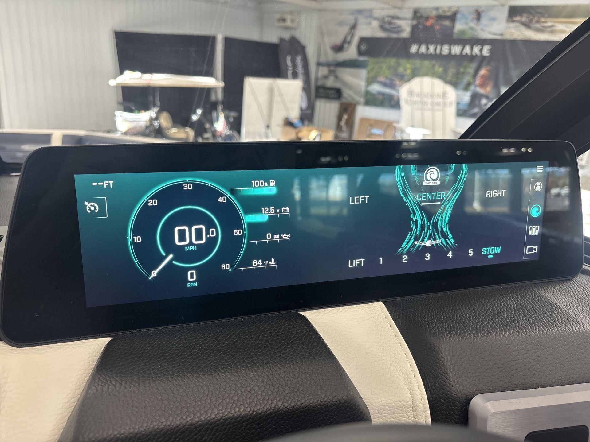 2025 Malibu 25 LSV