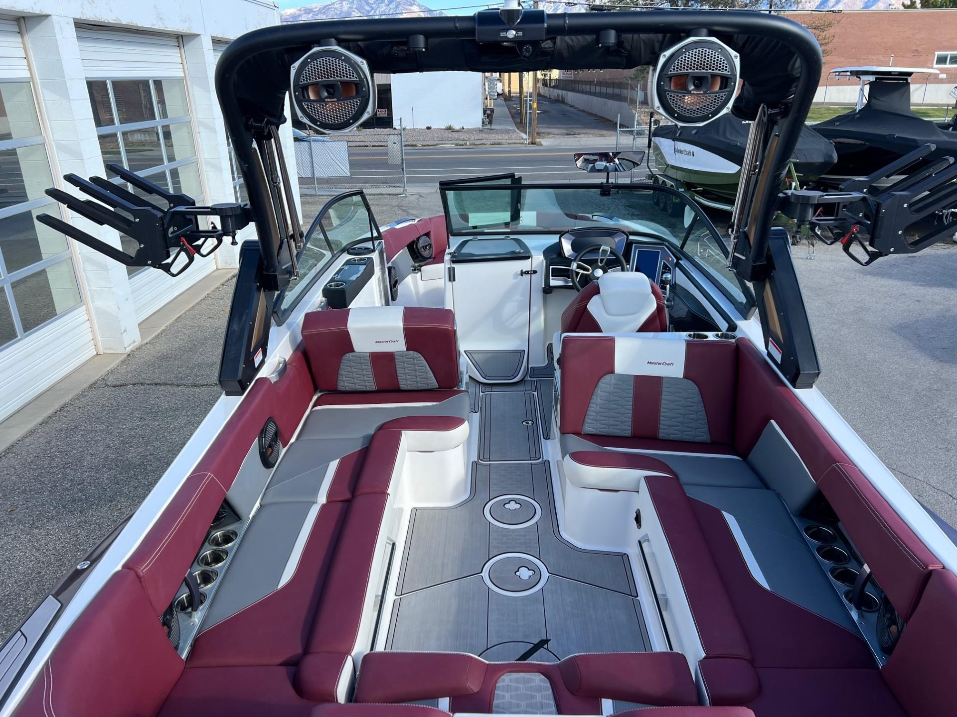 2023 26' MasterCraft X26 Icon