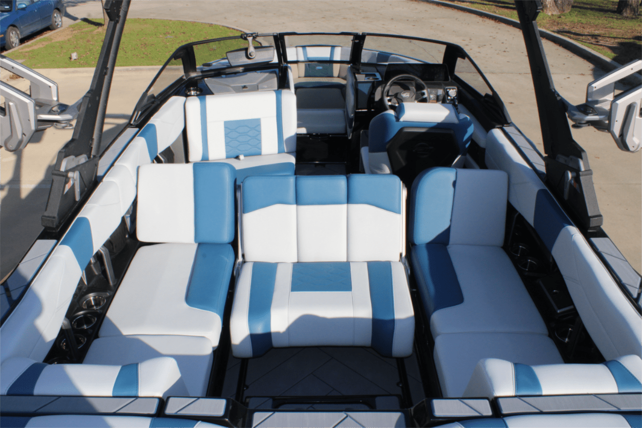 2025 Malibu 23 LSV