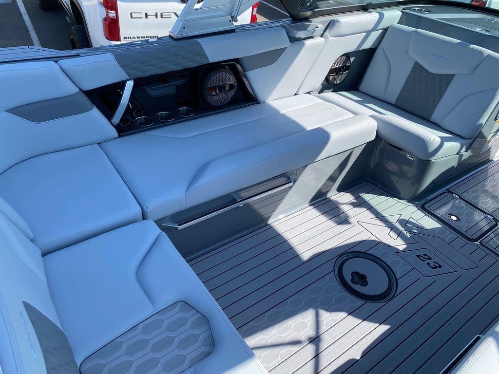 2023 MasterCraft XT23