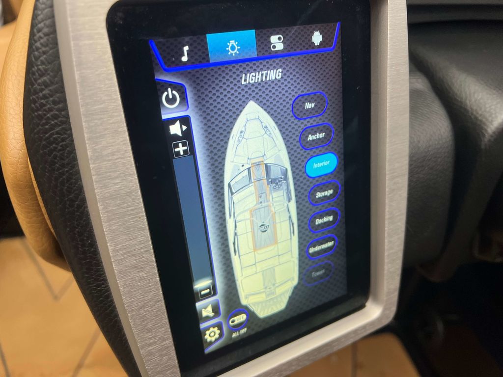 2021 Malibu Boats LSV