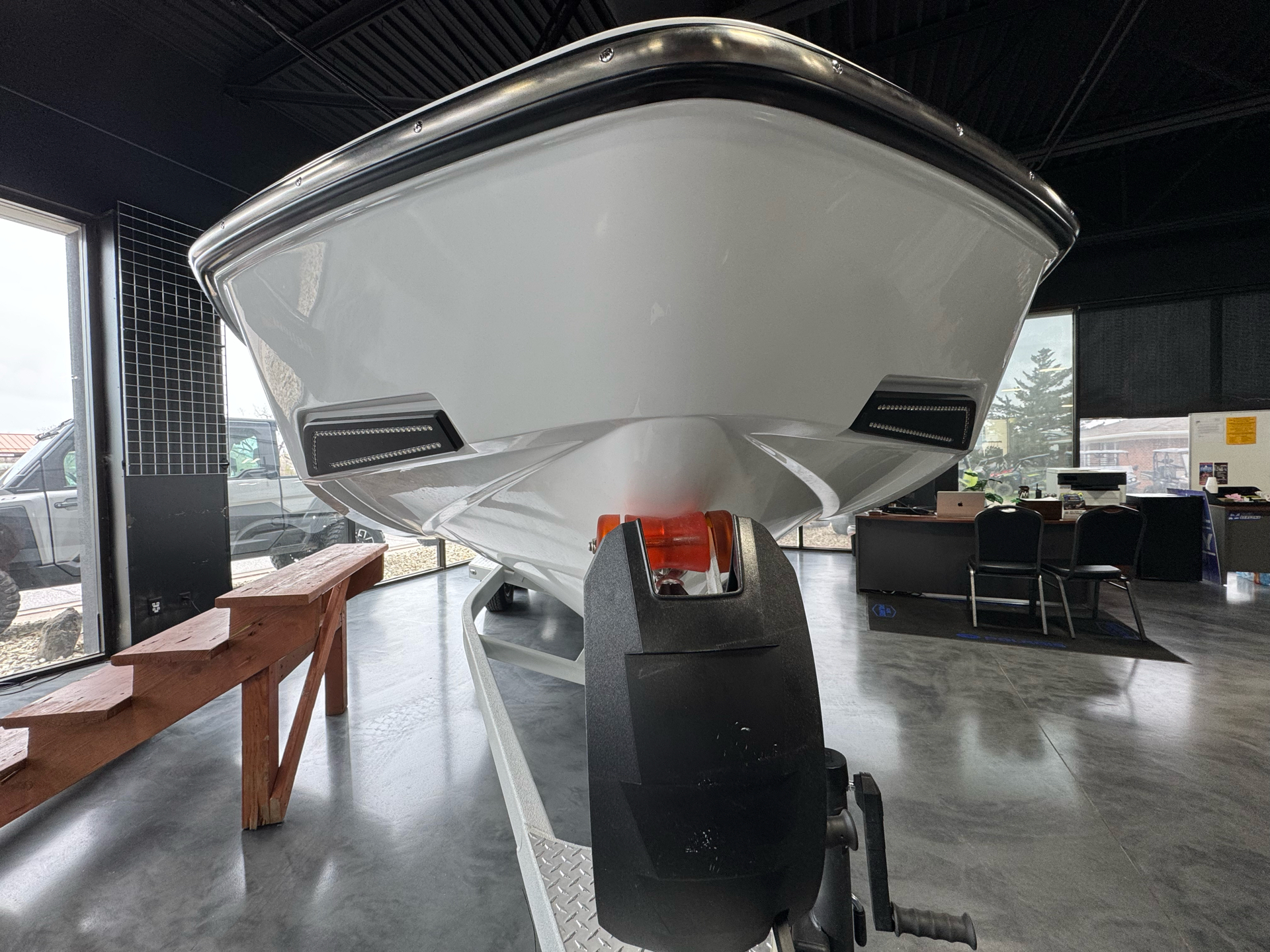  Axis T235