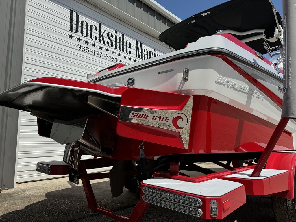 2022 Malibu Boats 21 LX Icon