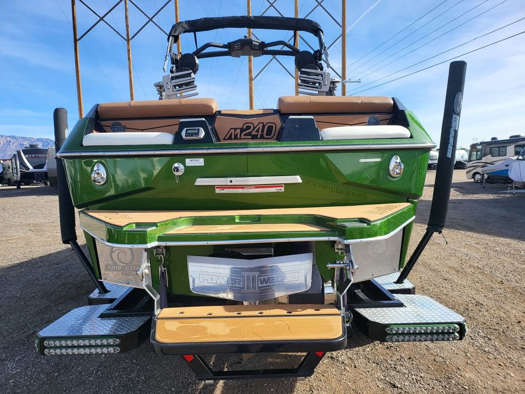 2022 Malibu Boats M240