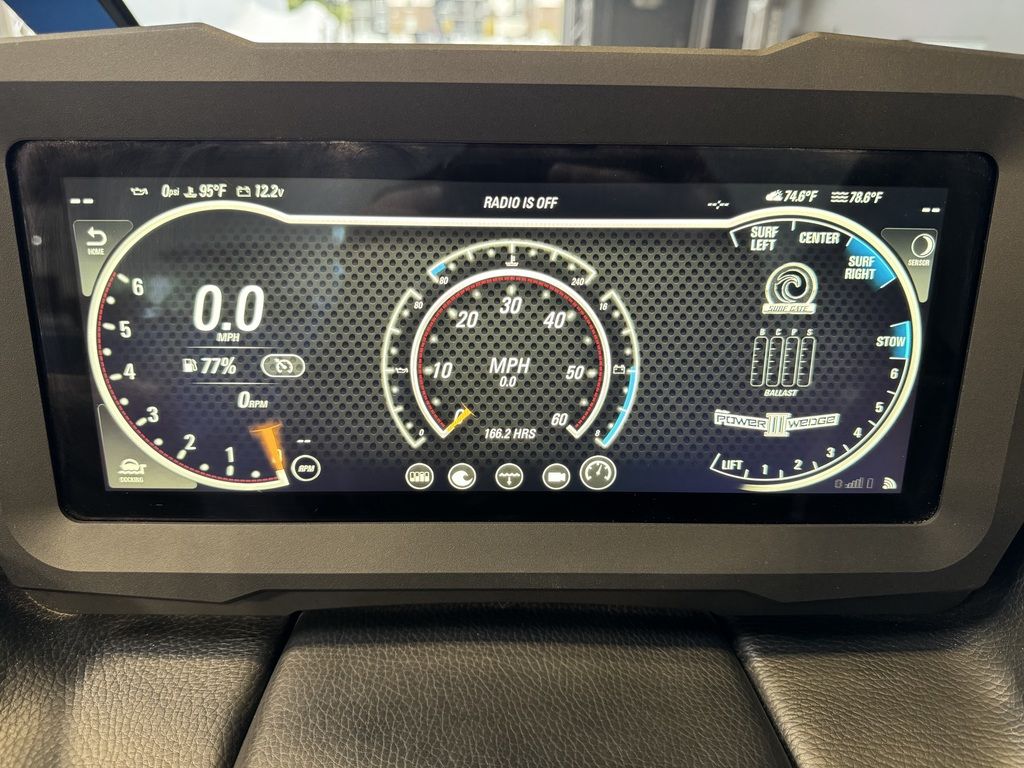 2022 Malibu Boats 25 LSV