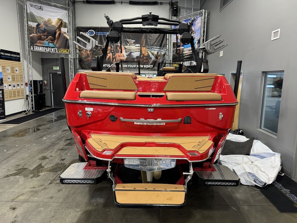 2024 Malibu Boats M220