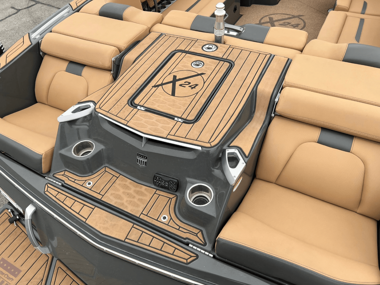 2019 MasterCraft X24