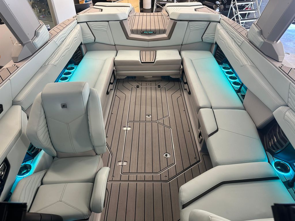 2025 Nautique G25