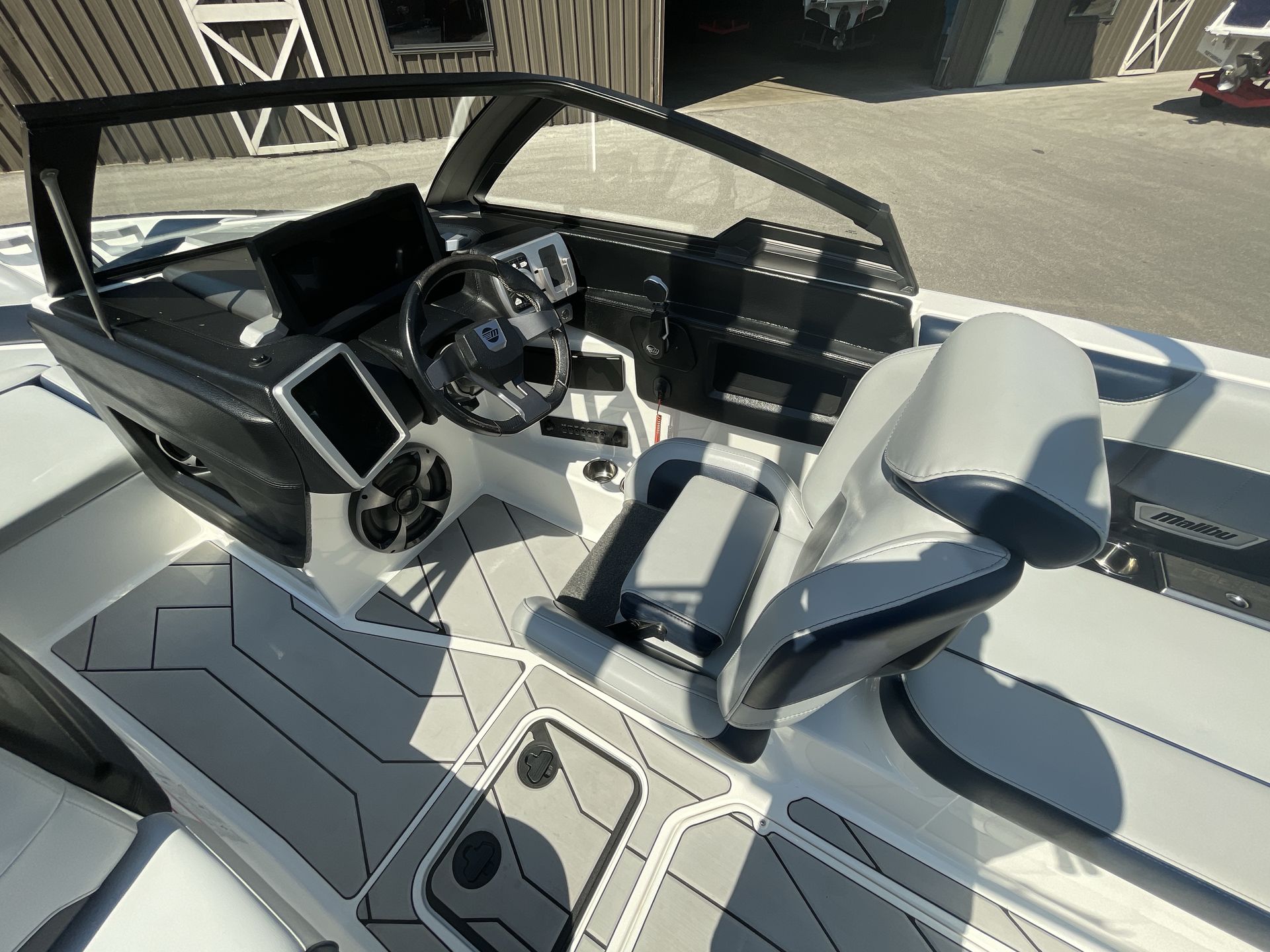 2021 Malibu 22LSV