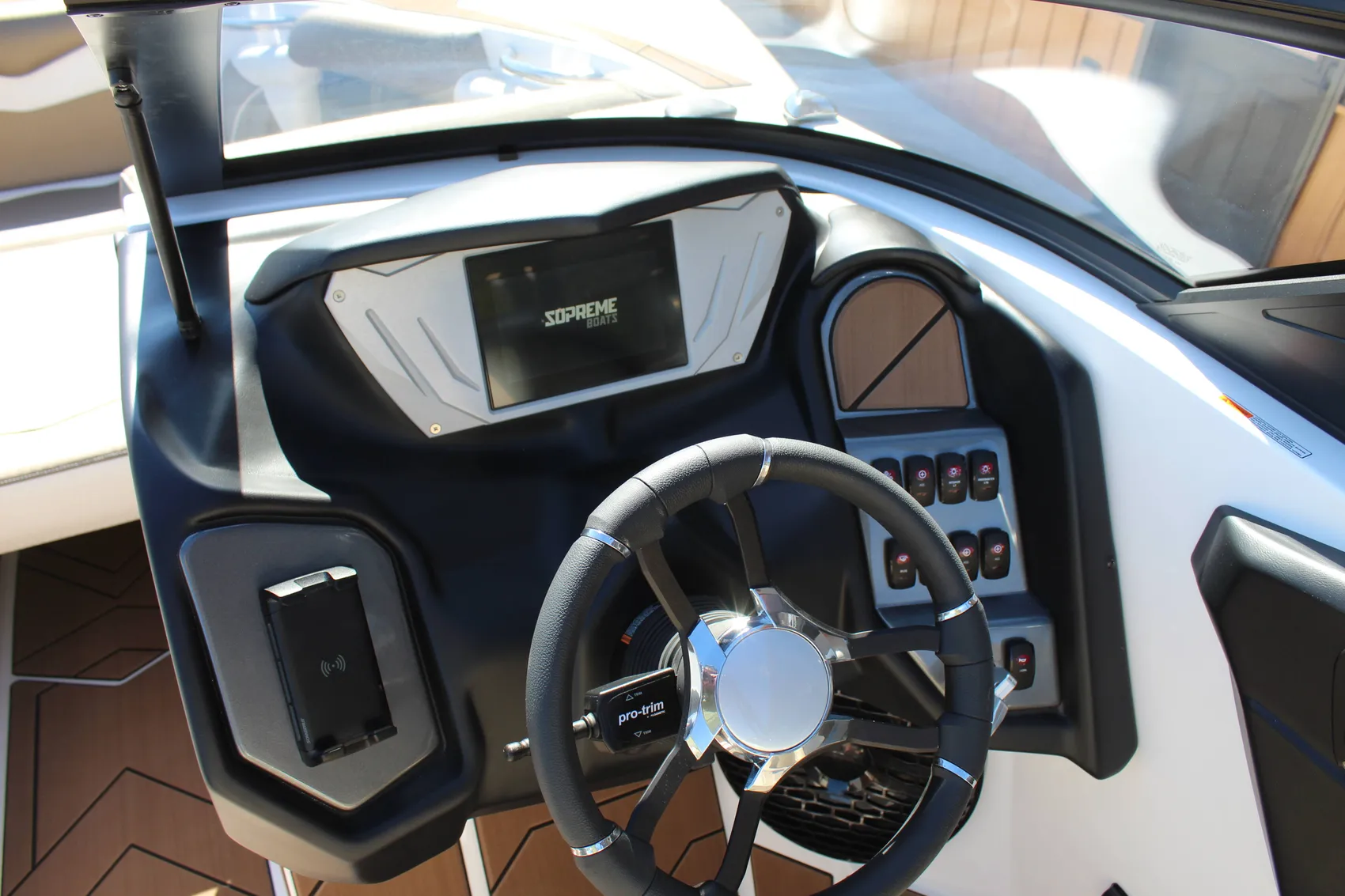 2025 Supreme S220