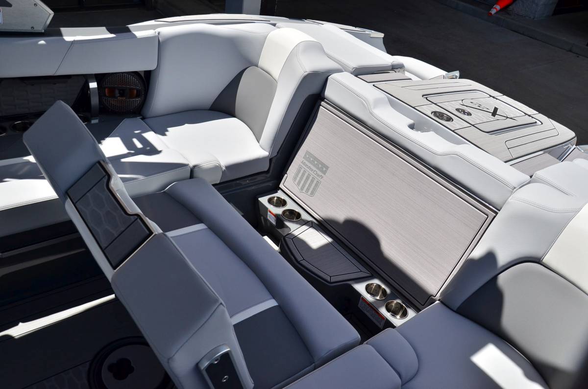 2023 MasterCraft X22 – MODEL YEAR END LIQUIDATION! LOWEST PRICED X22 IN THE COUNTRY!