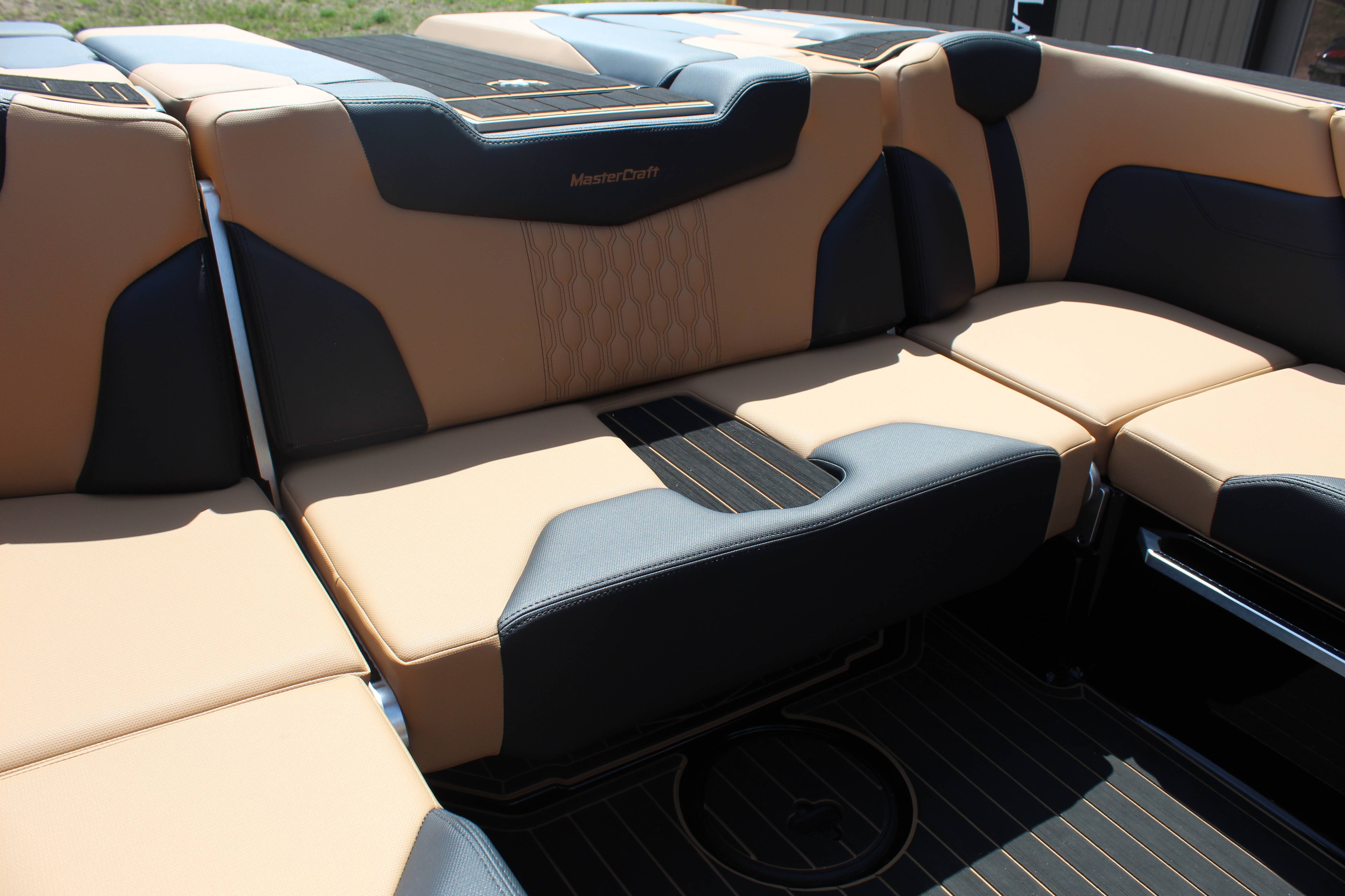 2024 MasterCraft XT23
