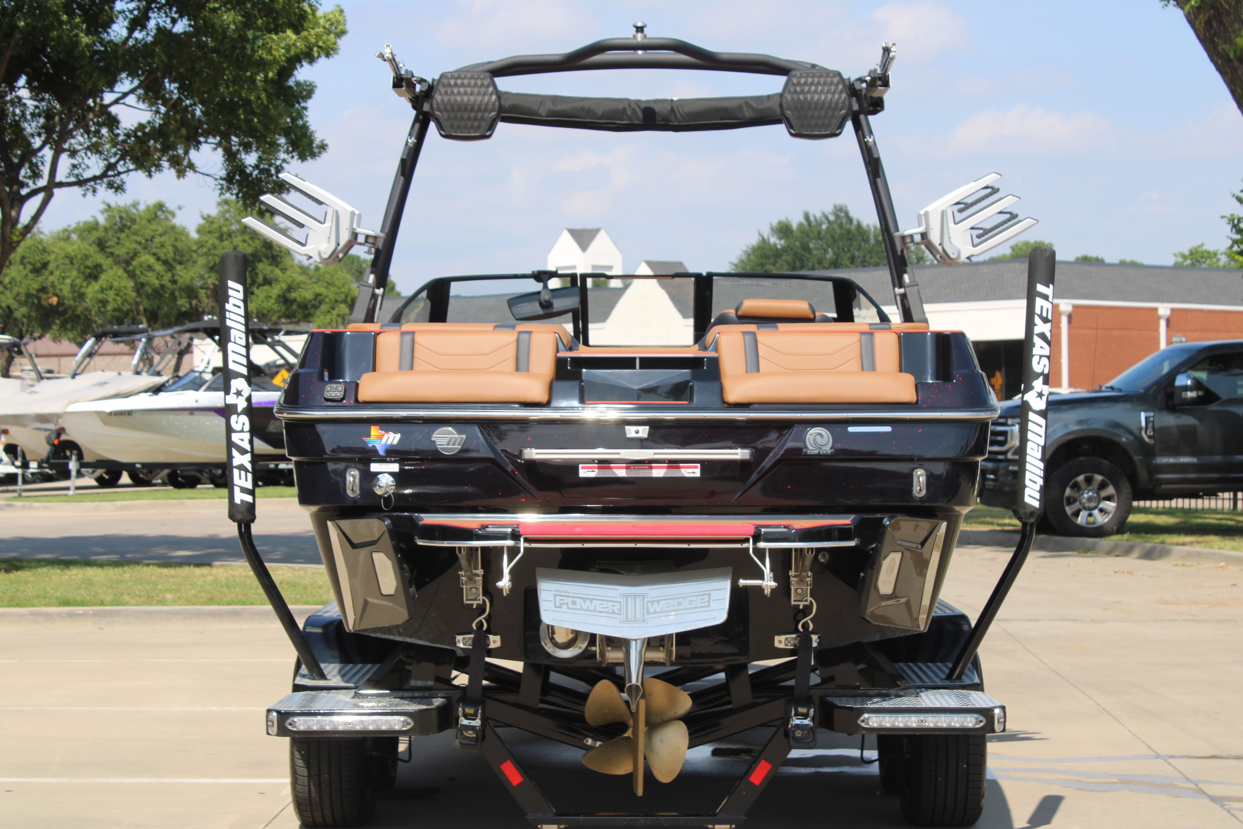 2025 Malibu 23 LSV