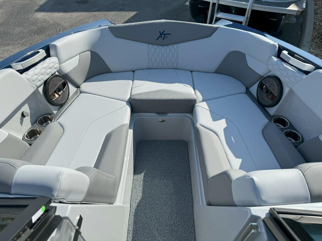 2024 MasterCraft XT22