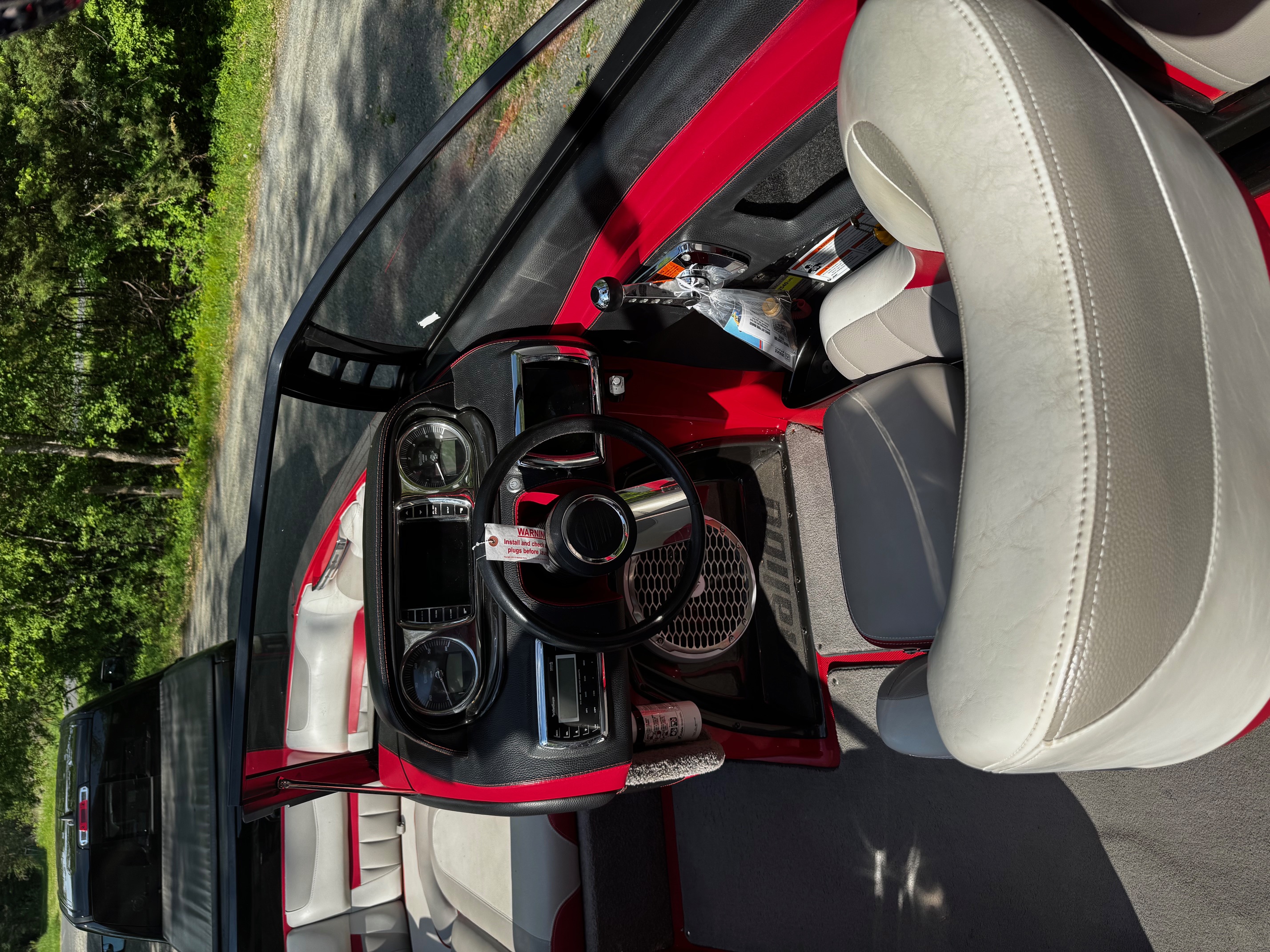 2013 Malibu Wakesetter 24 MXZ Icon