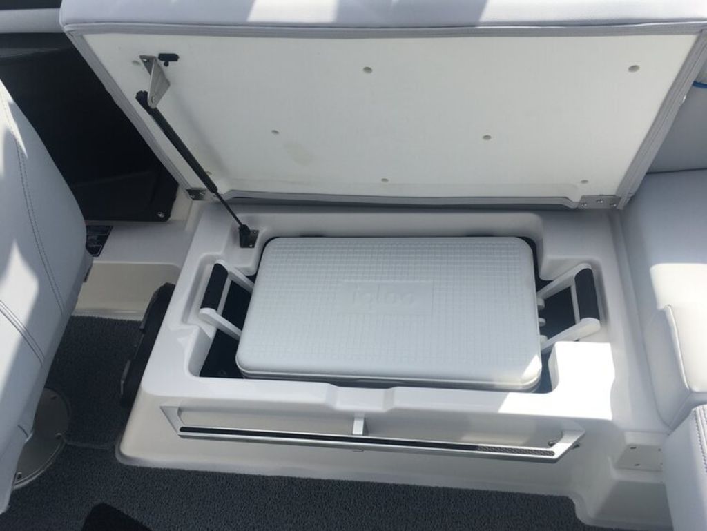 2020 MasterCraft XT21