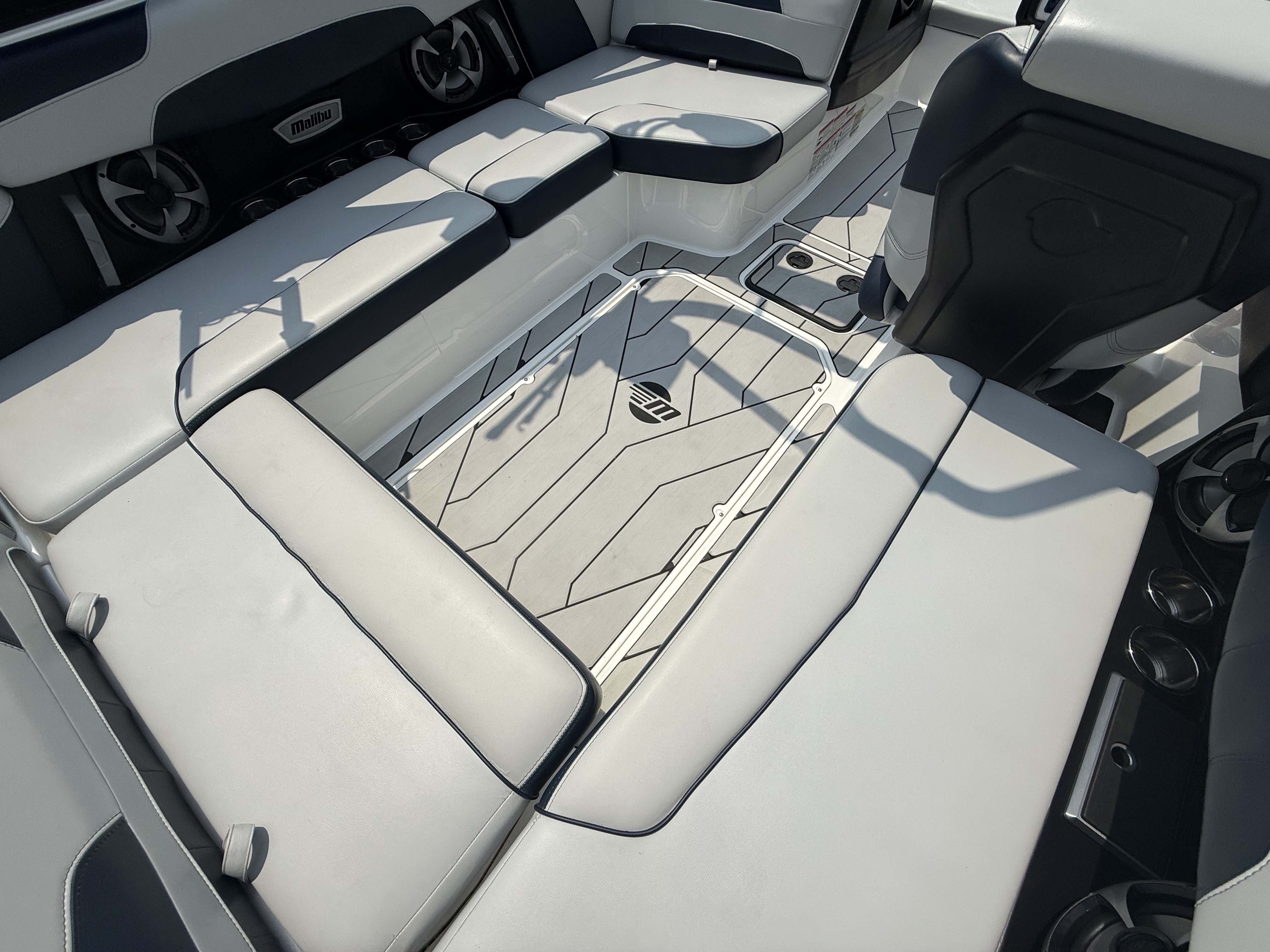 2021 Malibu 22LSV