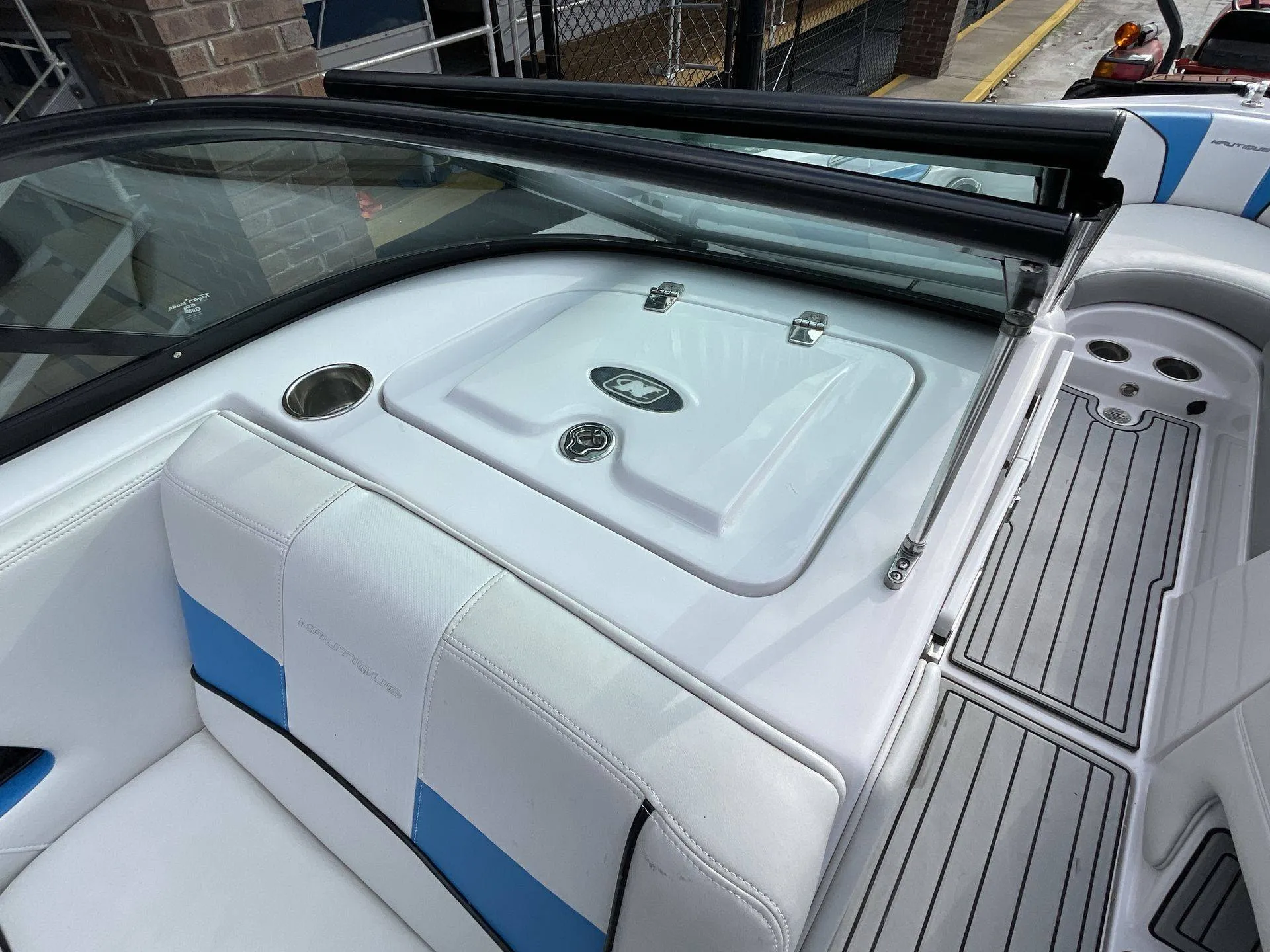 2011 Nautique 230TE