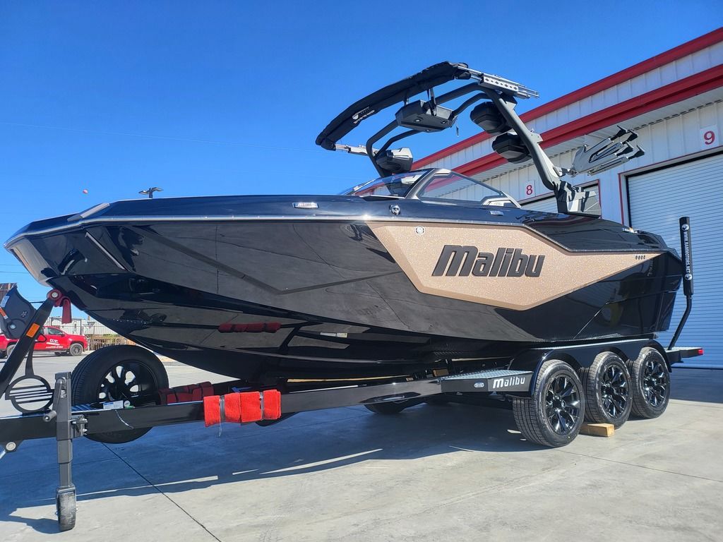 2025 Malibu Boats M230
