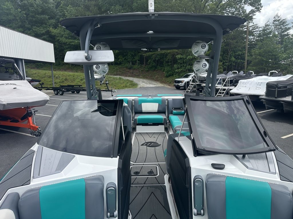 2020 Malibu Boats 25 LSV