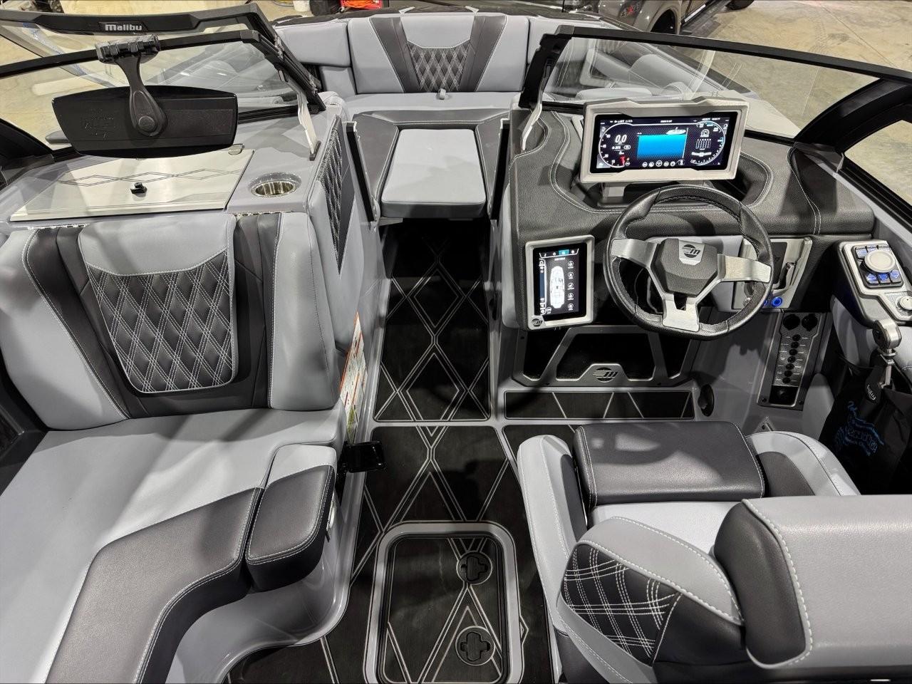 2024 Malibu M242