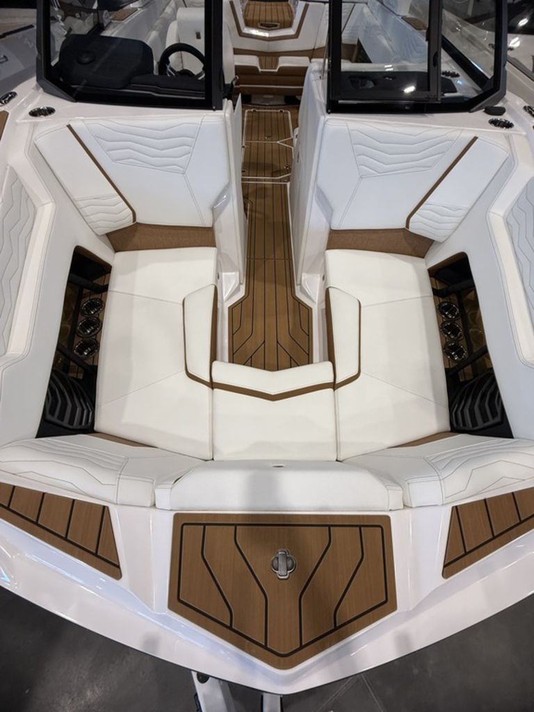 2025 Nautique G23 Centennial Edition
