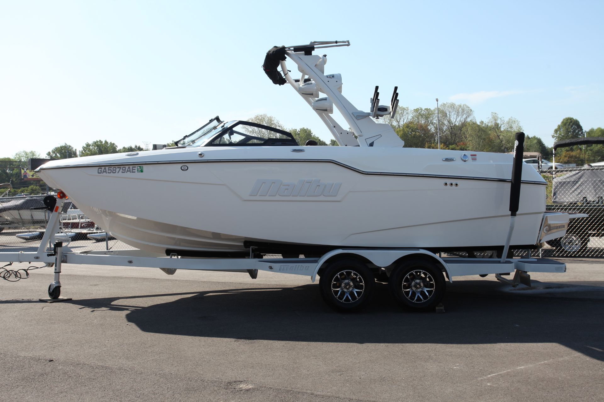  Malibu M220