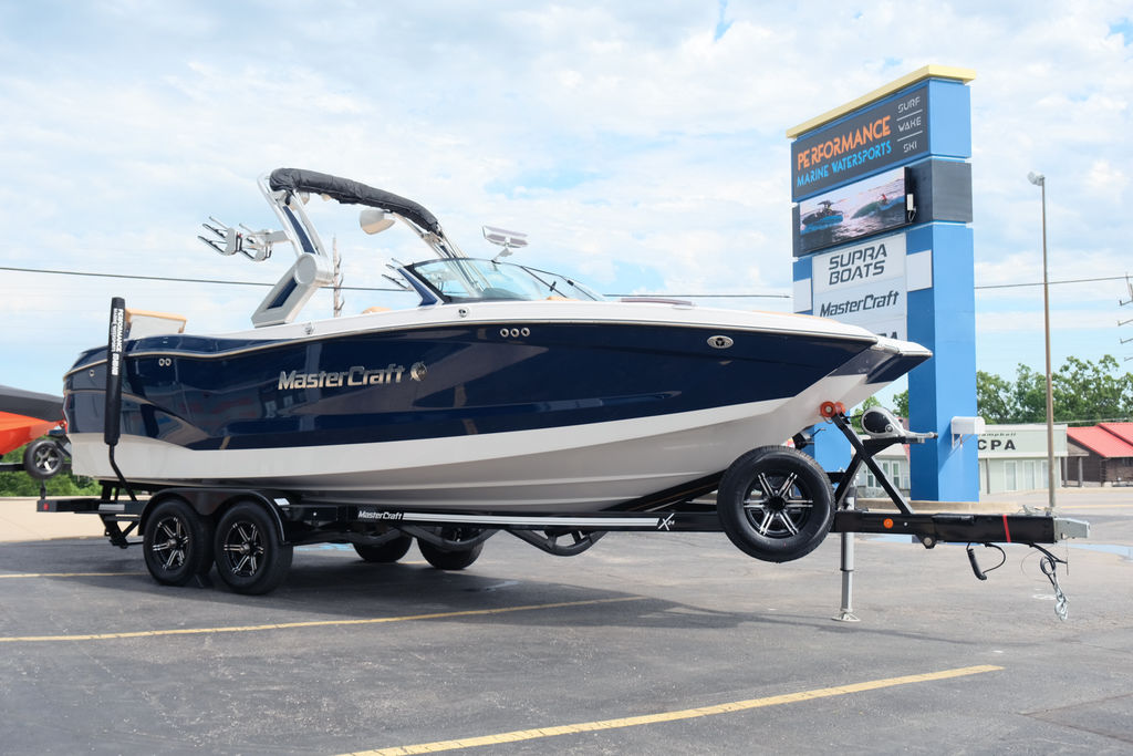 2023 MasterCraft X24  NEW DEALER DEMO HUGE DISCOUNT CALL!! Icon
