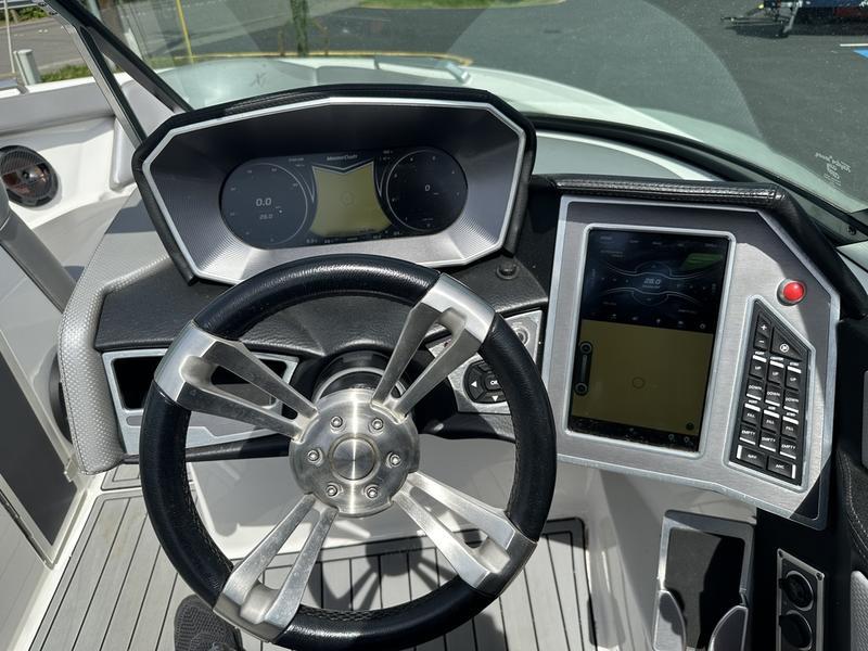2018 MasterCraft XT23