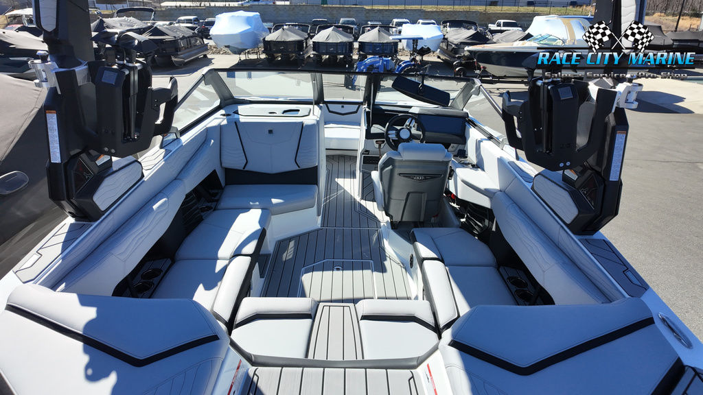 2025 Nautique G21
