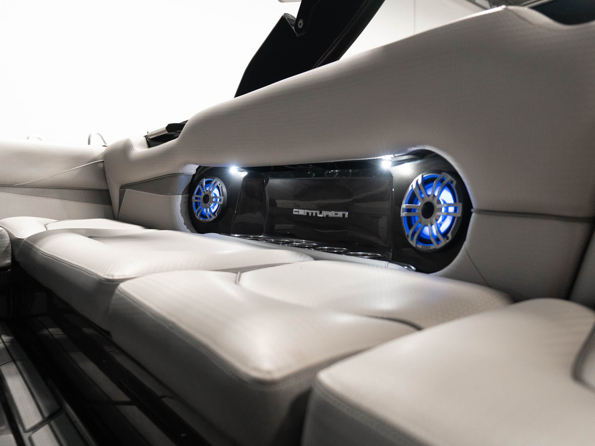 2020 Centurion Vi24 Black / SkyBlue Icon