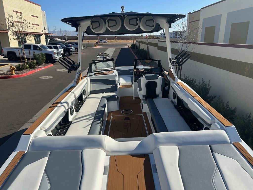 2025 Axis Wake Research T250