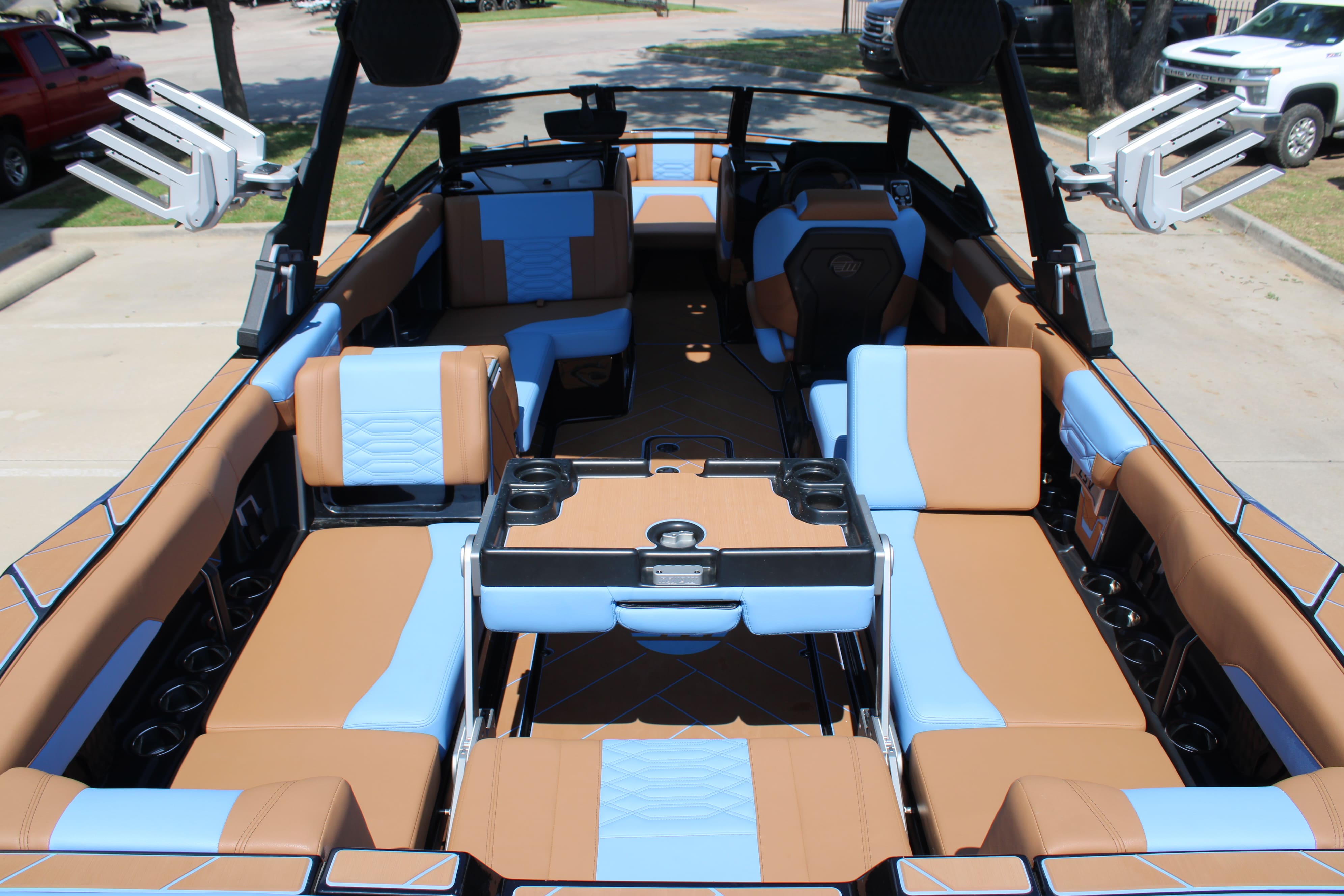 2025 Malibu 26 LSV
