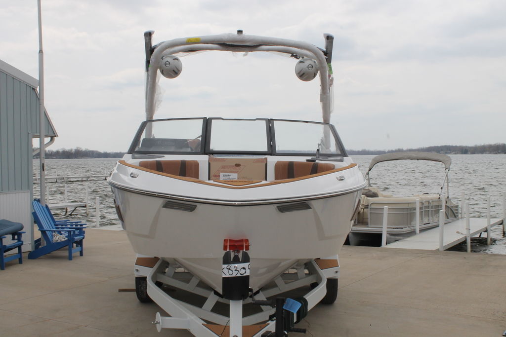 2025 Malibu Boats 22 LSV