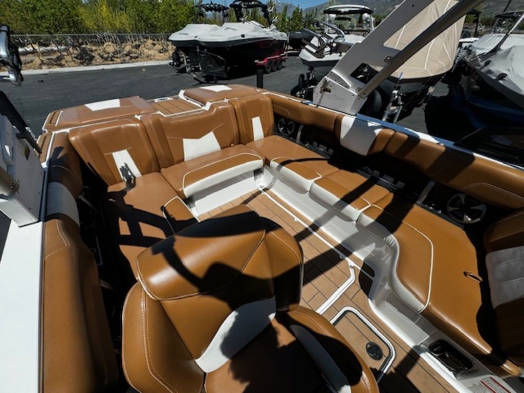 2020 Malibu Boats 23 MXZ Icon