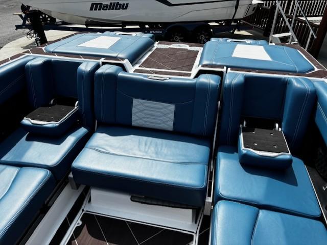 2022 Malibu 25 LSV – LT4, GX Tower, Thruster *Flash Sale*