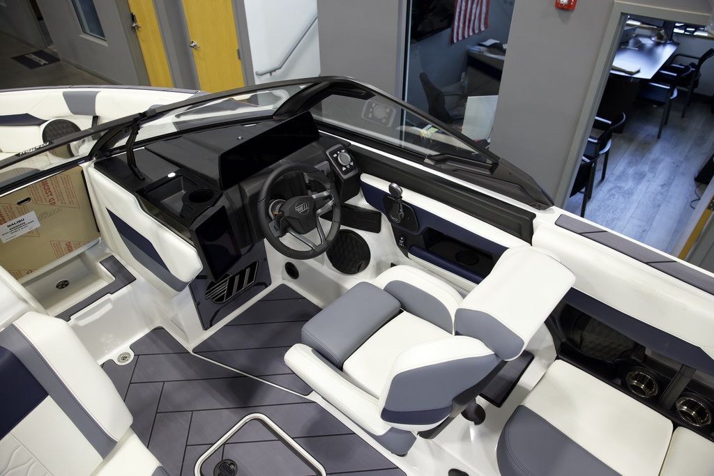 2025 Malibu Boats 23 LSV