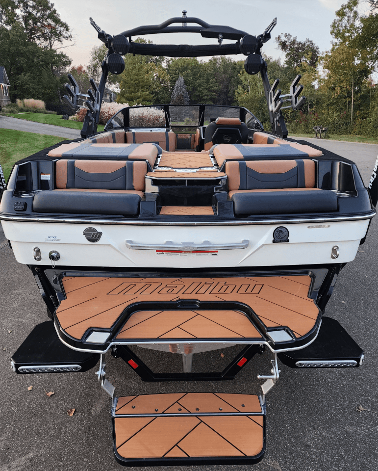 2024 Malibu Wakesetter 23 LSV Icon