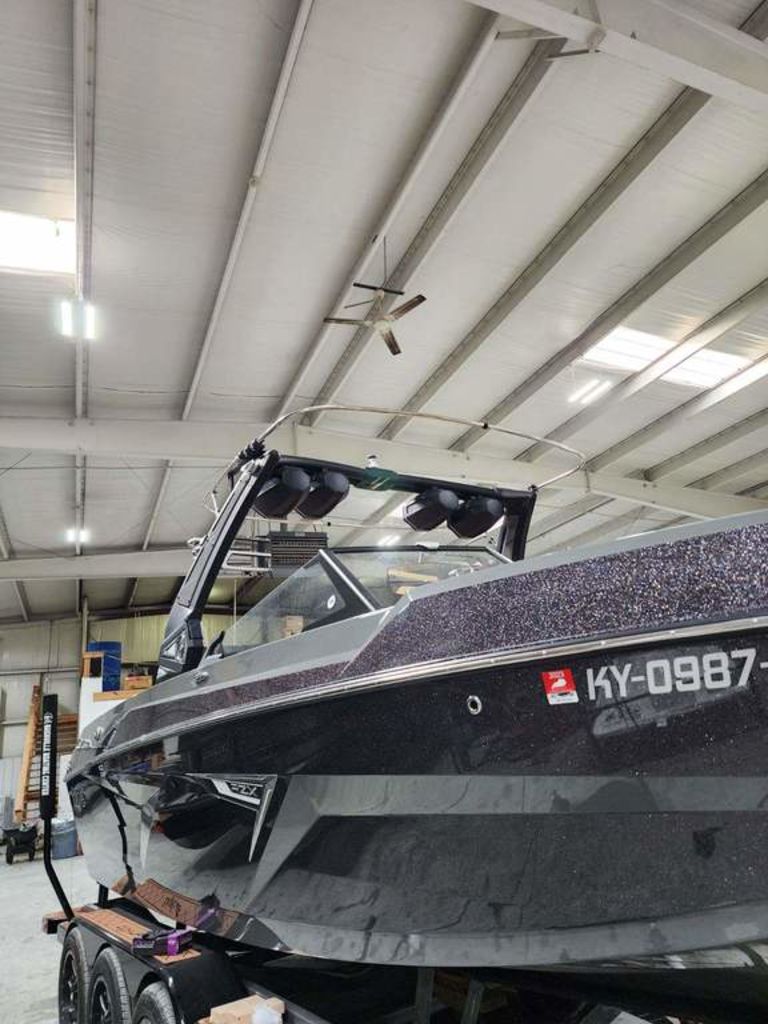 boat.Title