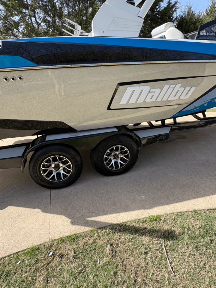 2020 Malibu 23 LSV