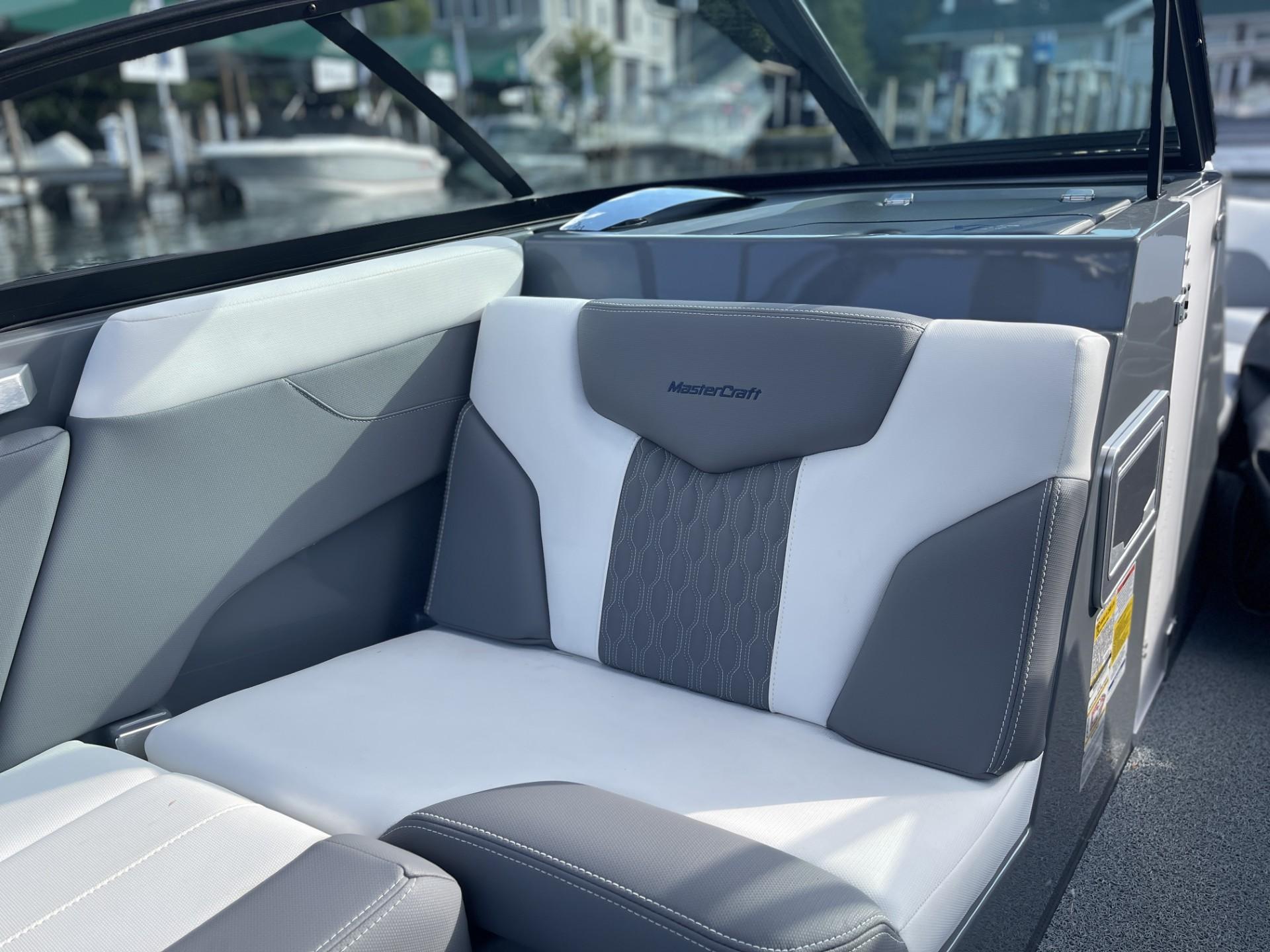 2022 MasterCraft XT23
