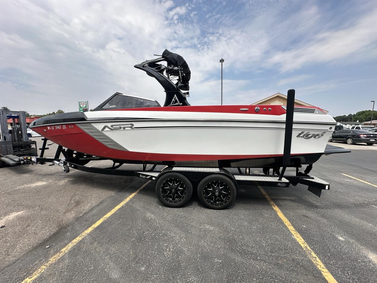 boat.Title